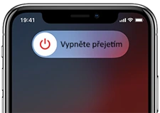 iPhone ukazující „Vypněte přejetím“