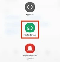 Obrazovka Androidu s volbami Vypnout, Restartovat a Tísňový režim, možnost Restartovat označena červeným čtvercem.