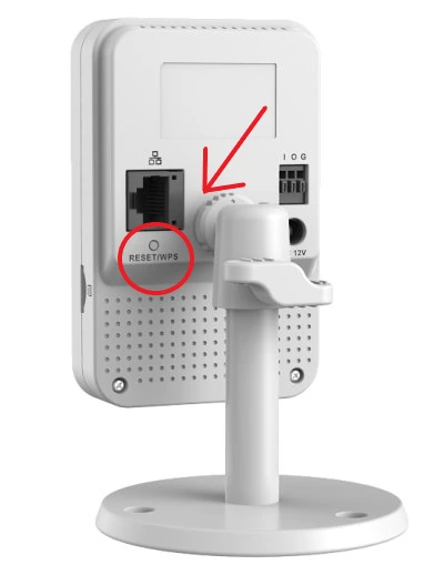 Zadní strana vnitřní kamery s vyznačeným tlačítkem RESET/WPS a konektory pro připojení