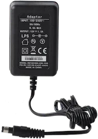 Napájecí adaptér routeru s přívodním kabelem a vidlicí do zásuvky