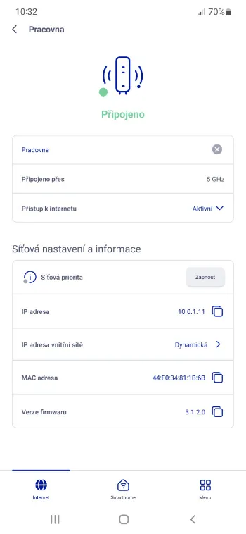 Obrazovka síťového nastavení Boosteru v aplikaci O2 Smart Box s detaily o MAC adrese a přístupu k internetu