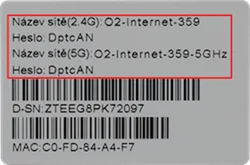 Štítek na modemu