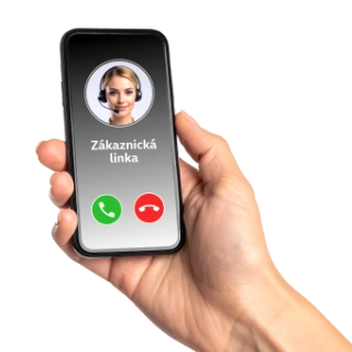  ruka, držící telefon, na který někdo volá